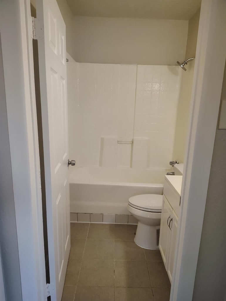 242 Bolden Street - Photo 16