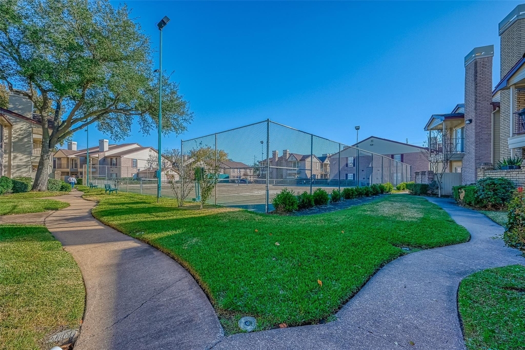 2120 El Paseo Street - Photo 18