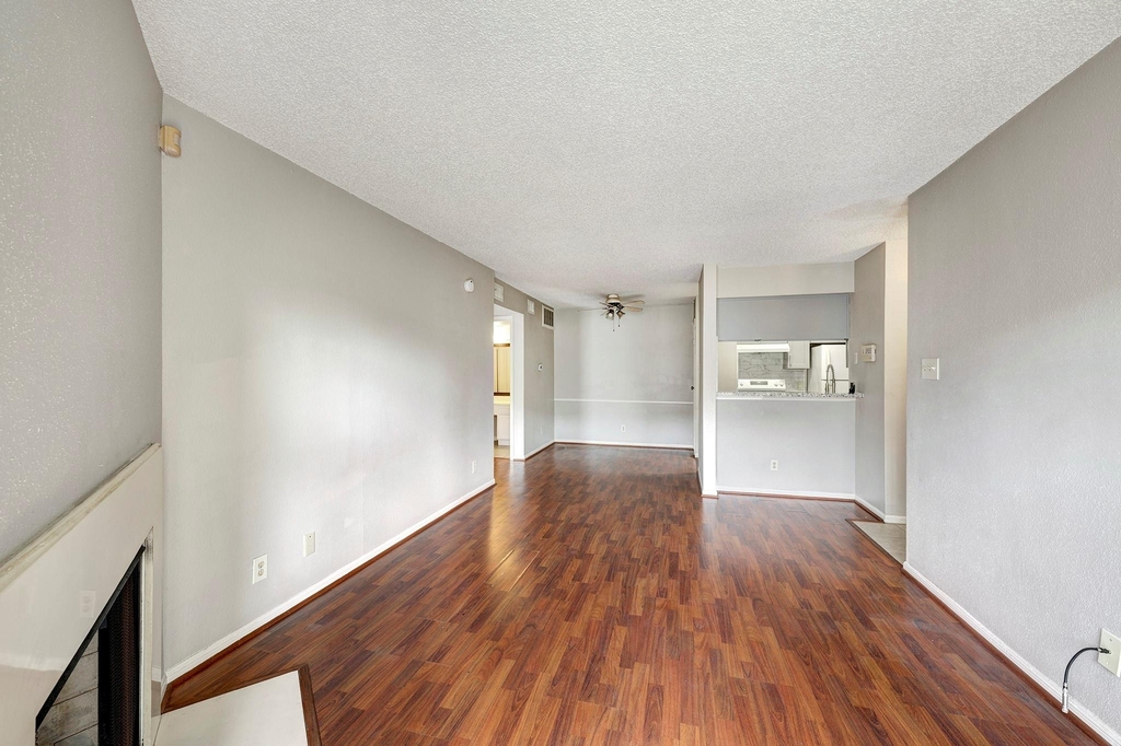 2120 El Paseo Street - Photo 3