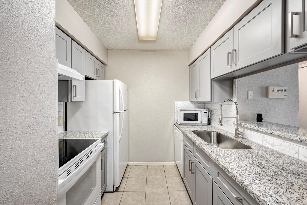 2120 El Paseo Street - Photo 5