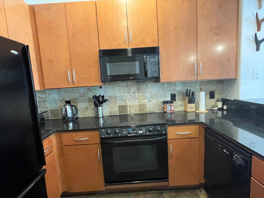 1901 Post Oak Boulevard - Photo 16