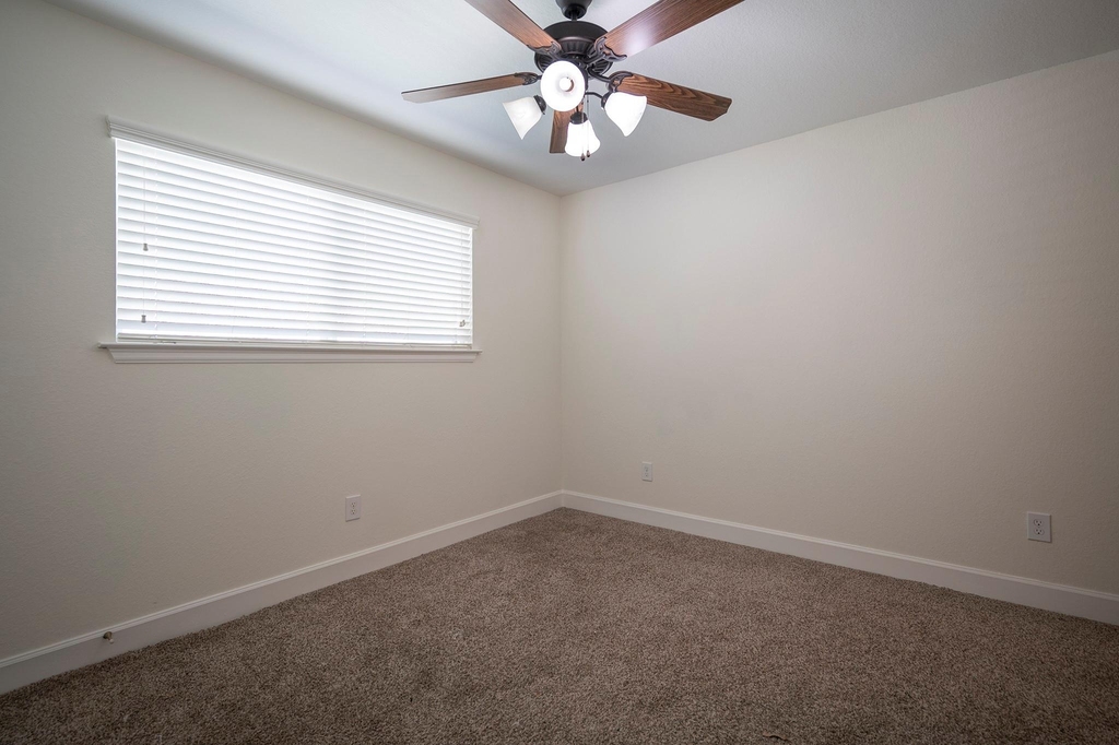 4210 Darter Street - Photo 11