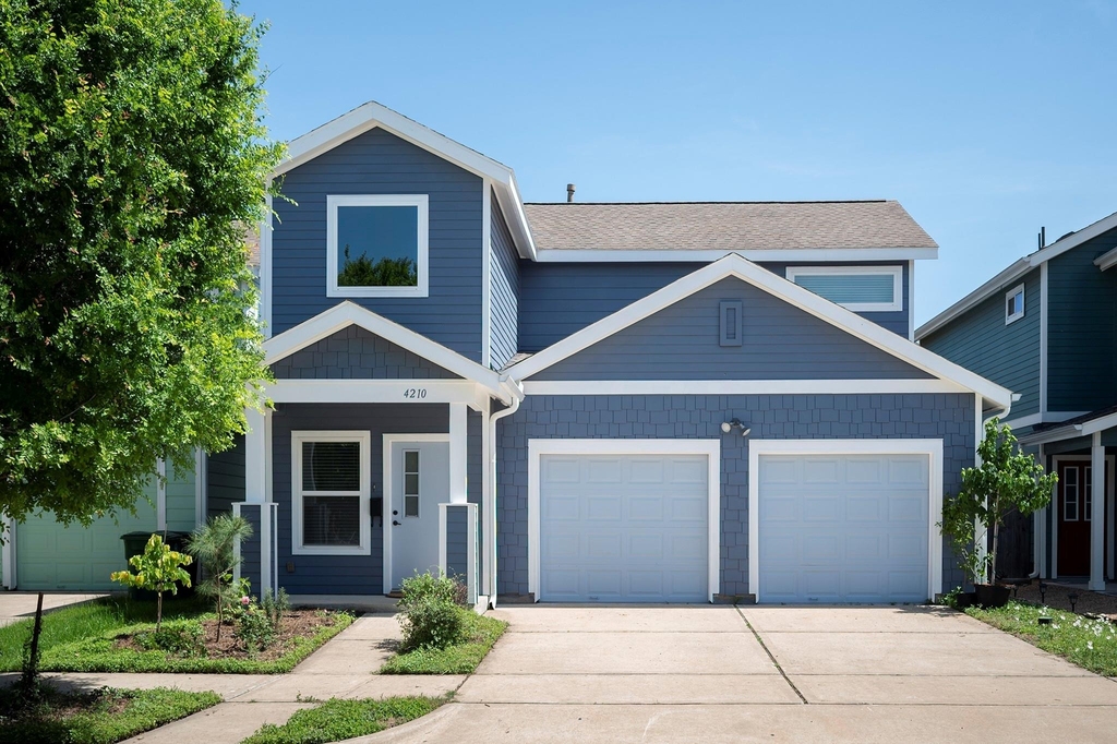 4210 Darter Street - Photo 0