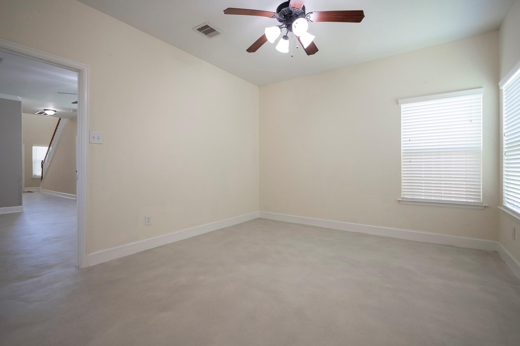 4210 Darter Street - Photo 8