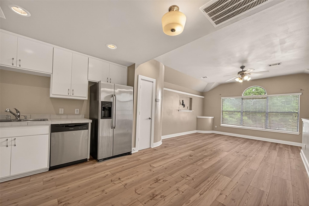 5941 South Loop E - Photo 14