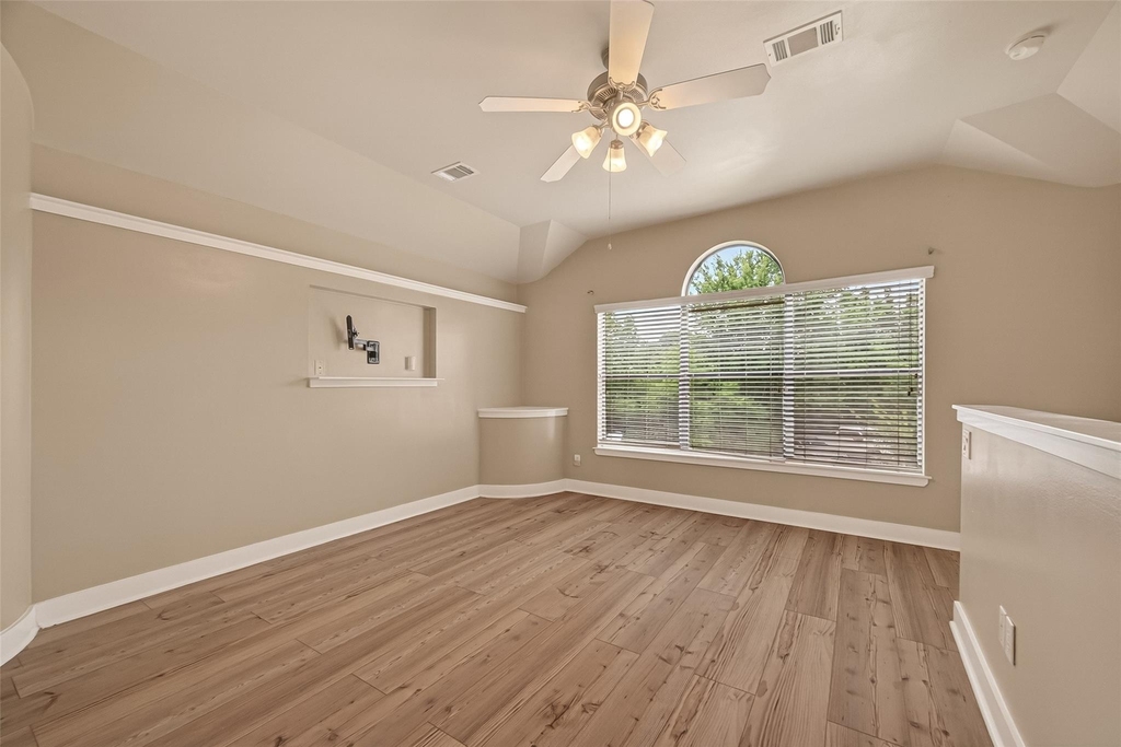 5941 South Loop E - Photo 10