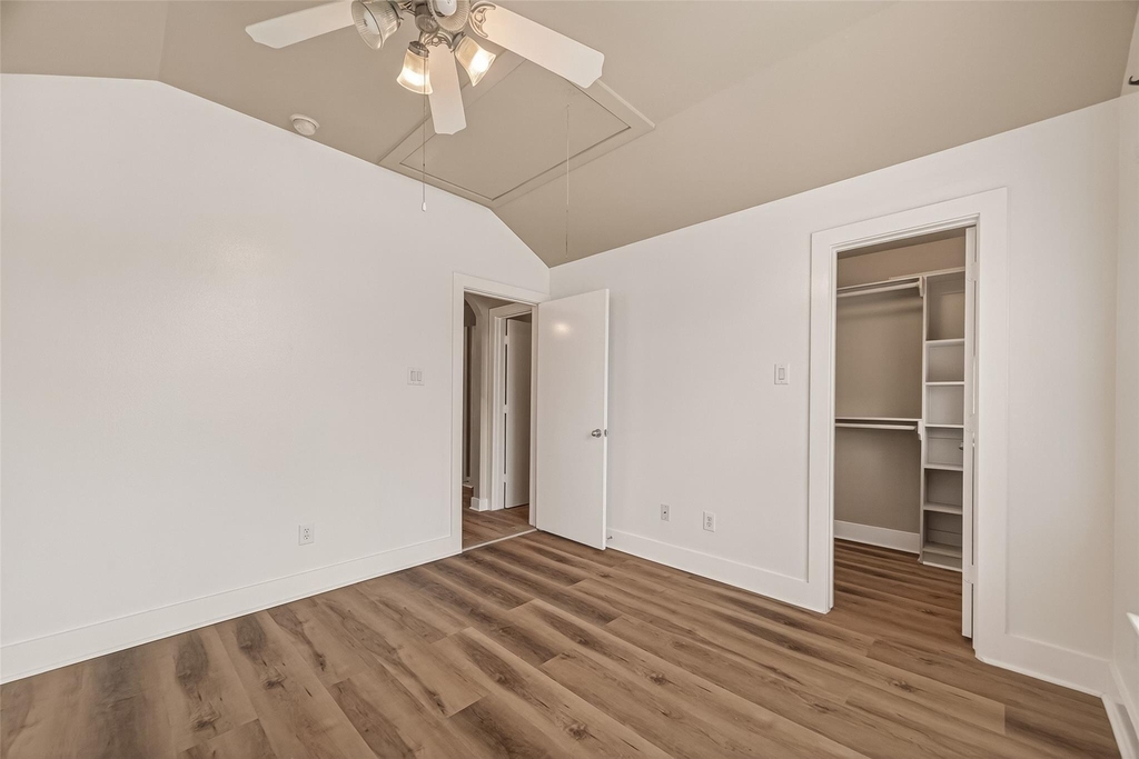 5941 South Loop E - Photo 4