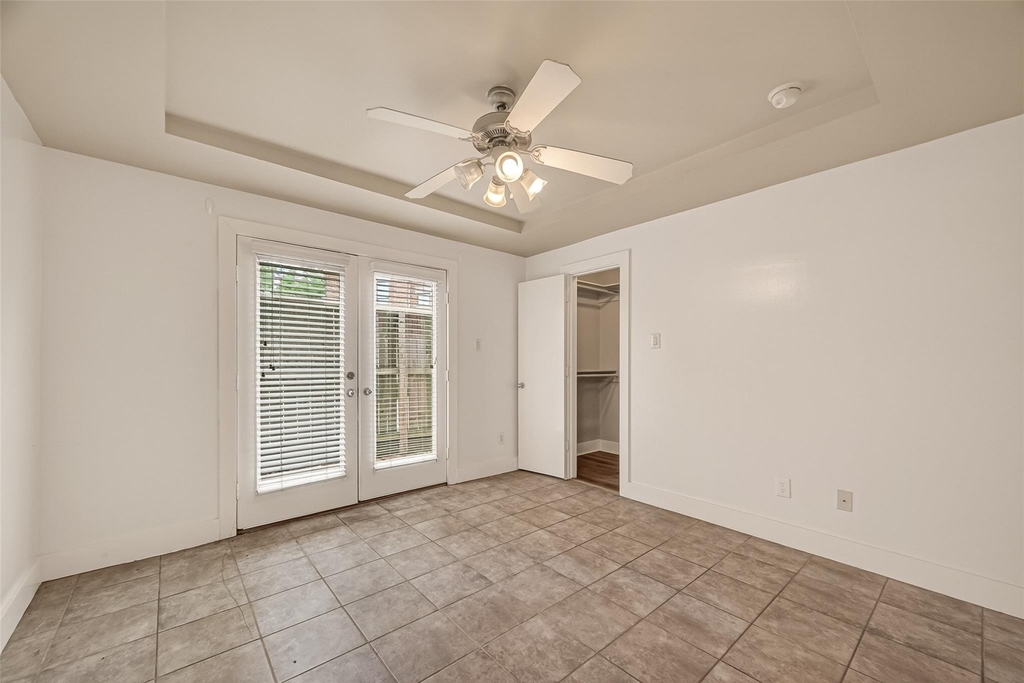 5941 South Loop E - Photo 6