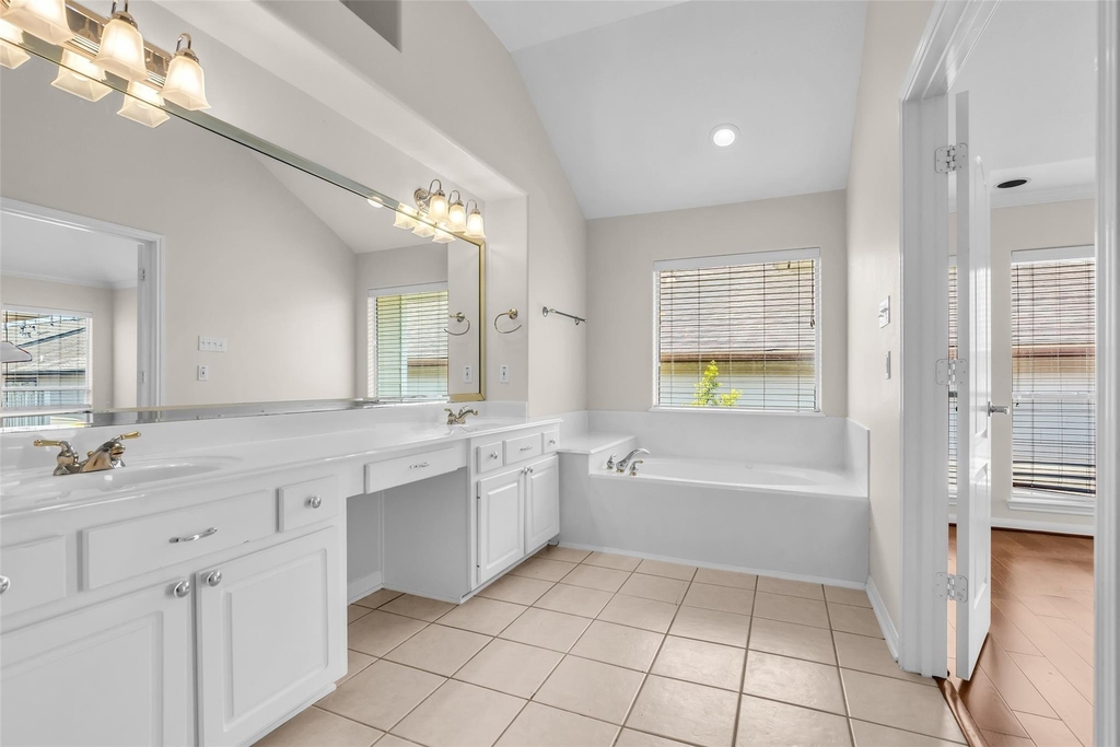 2123 Stacy Knoll - Photo 18