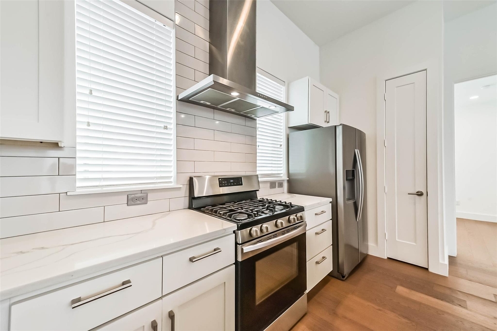 2408 Emancipation Avenue - Photo 4