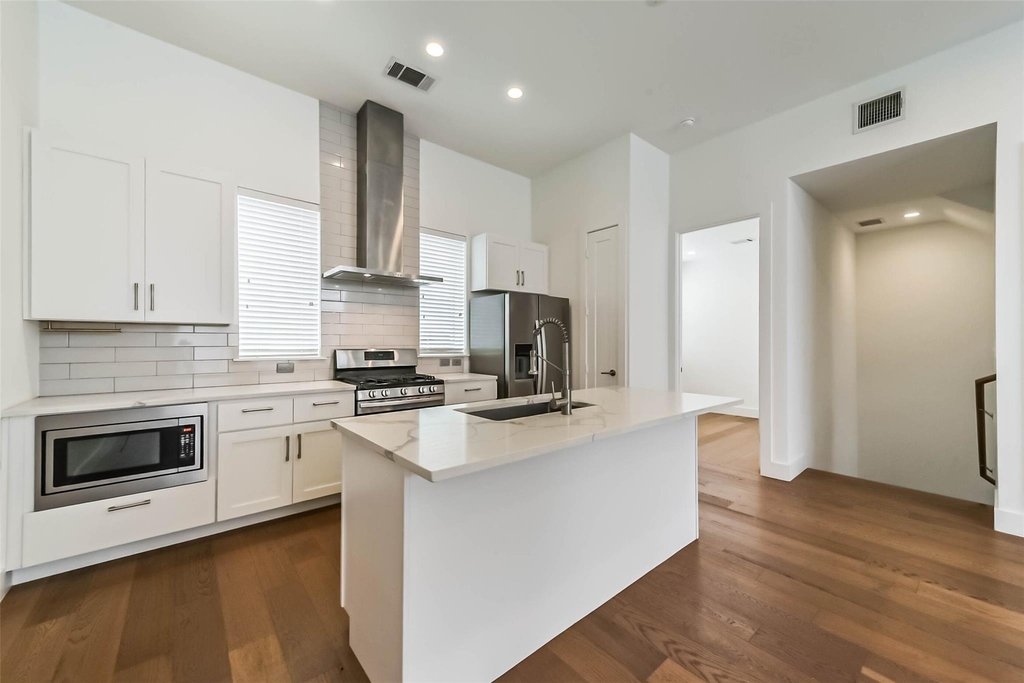 2408 Emancipation Avenue - Photo 3