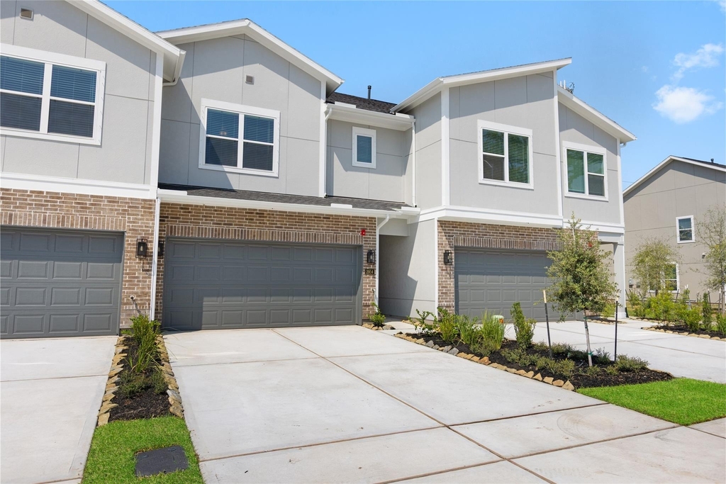 8104 Danson Lane - Photo 32