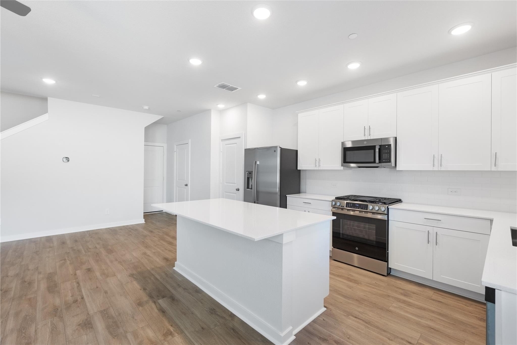 8104 Danson Lane - Photo 9