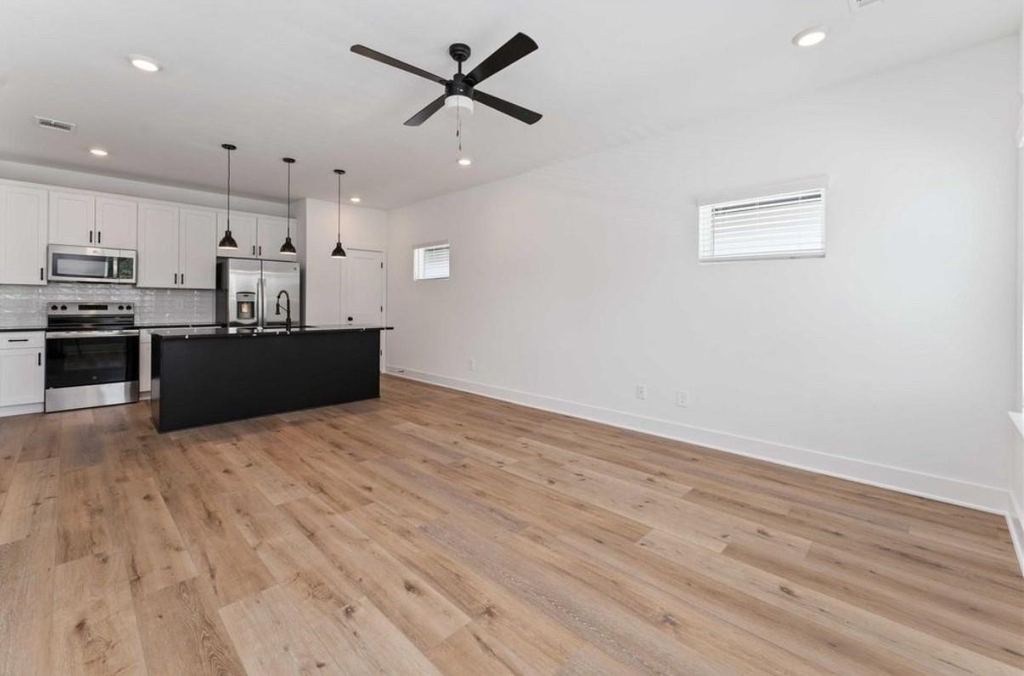 8023 Cora Street - Photo 7
