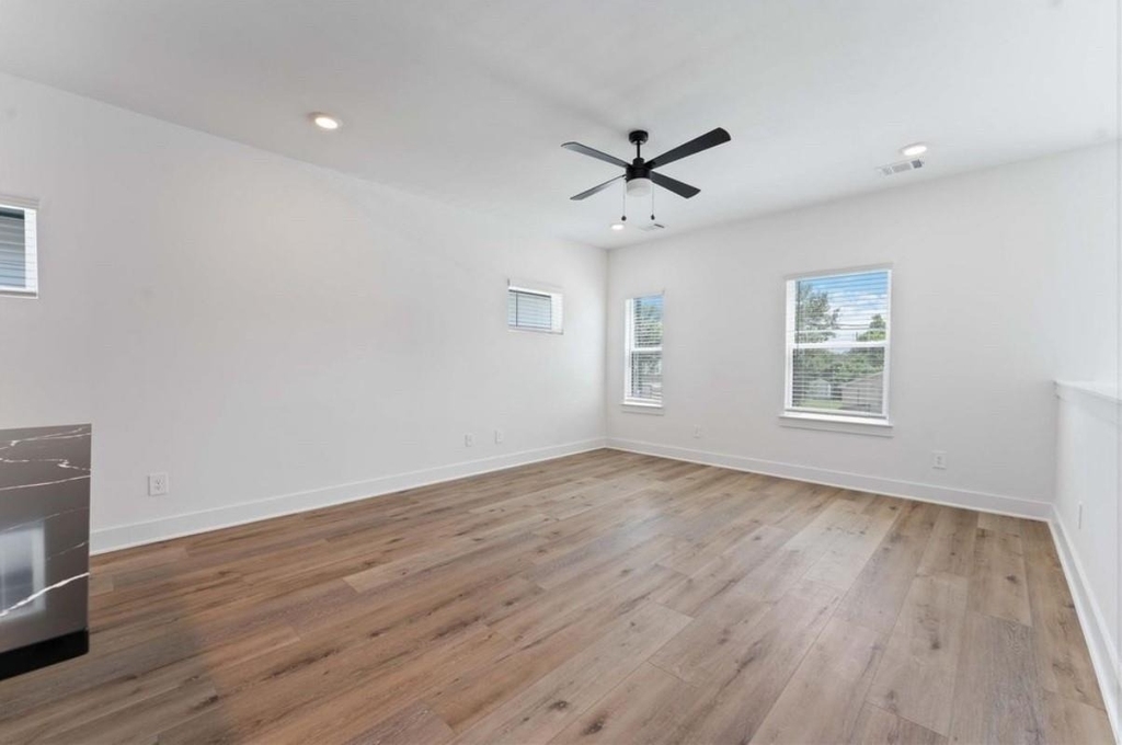 8023 Cora Street - Photo 10
