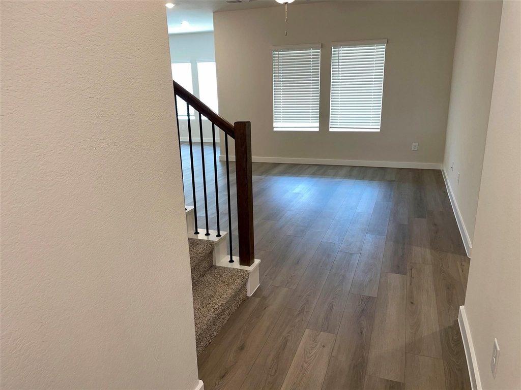 1543 King Ranch Road - Photo 4