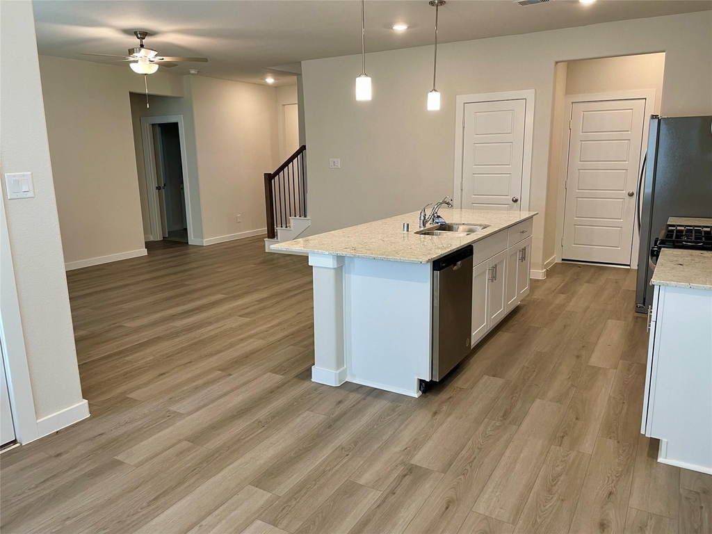 1543 King Ranch Road - Photo 2