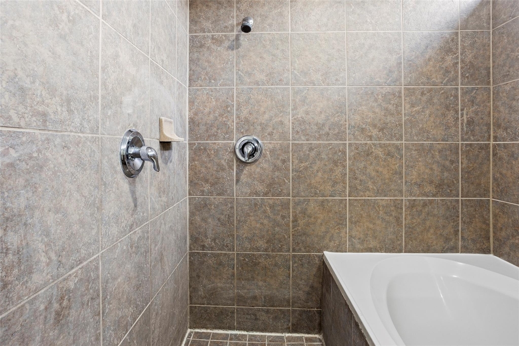 6933 Yellowstone Way Drive - Photo 15