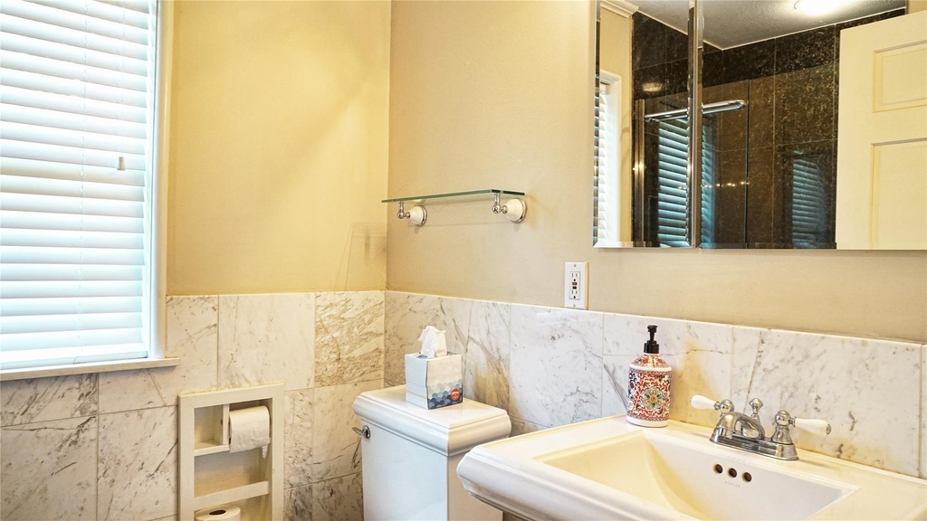 2047 Mcclendon Street - Photo 10