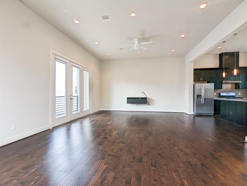1140 W 24th Street - Photo 3