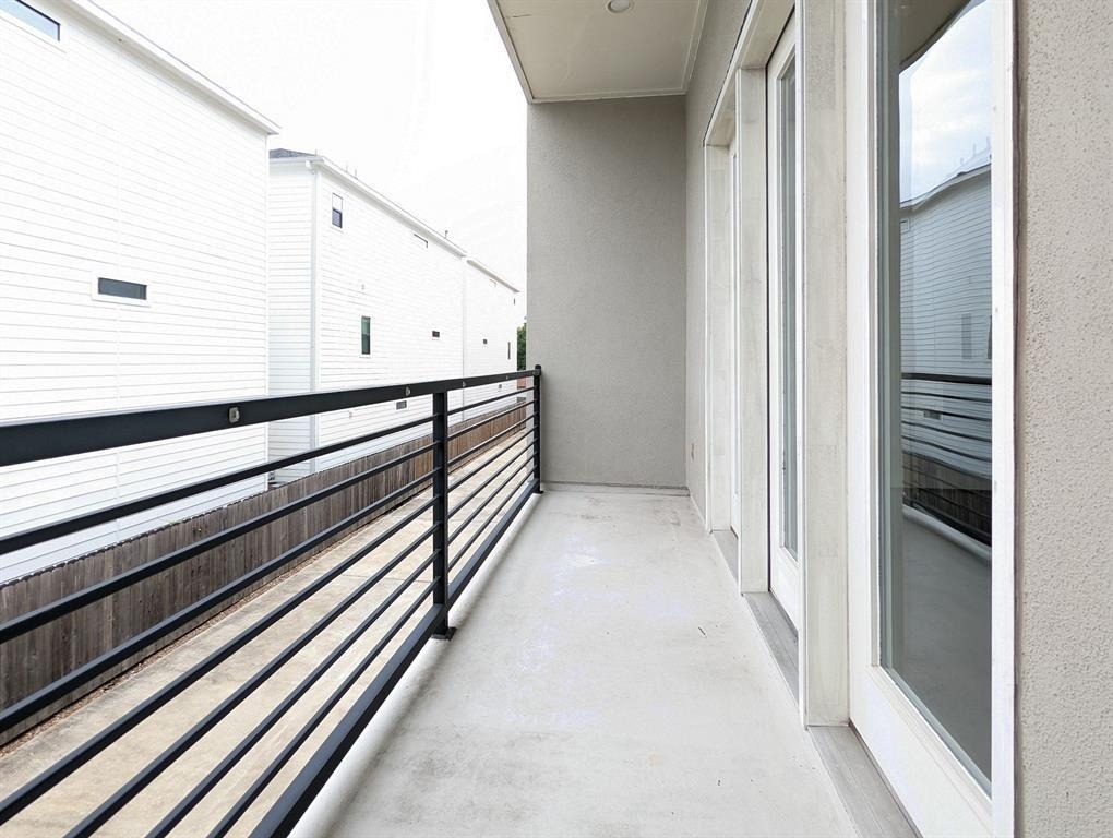 1140 W 24th Street - Photo 4
