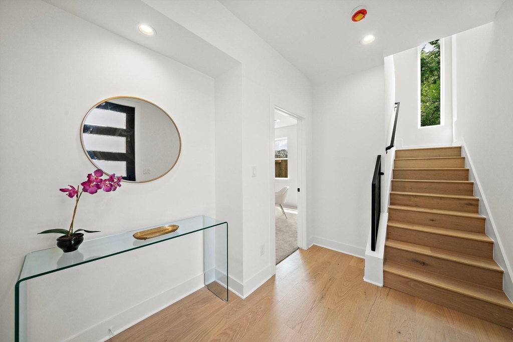 1607 Barbee Street - Photo 8