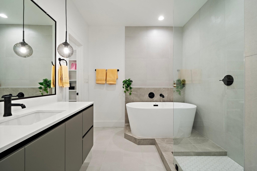1607 Barbee Street - Photo 1