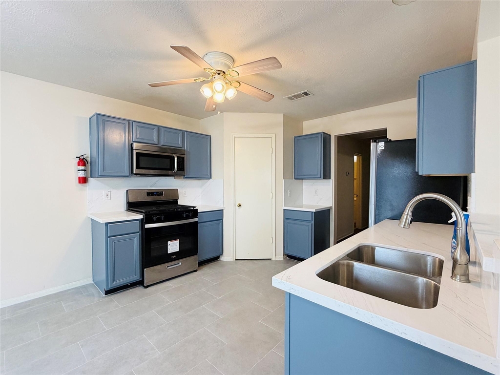 20423 White Poplar Drive - Photo 4