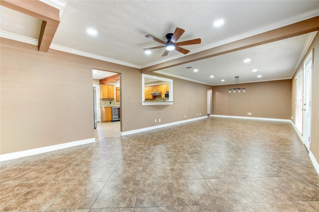 9922 Carmalee Street - Photo 6