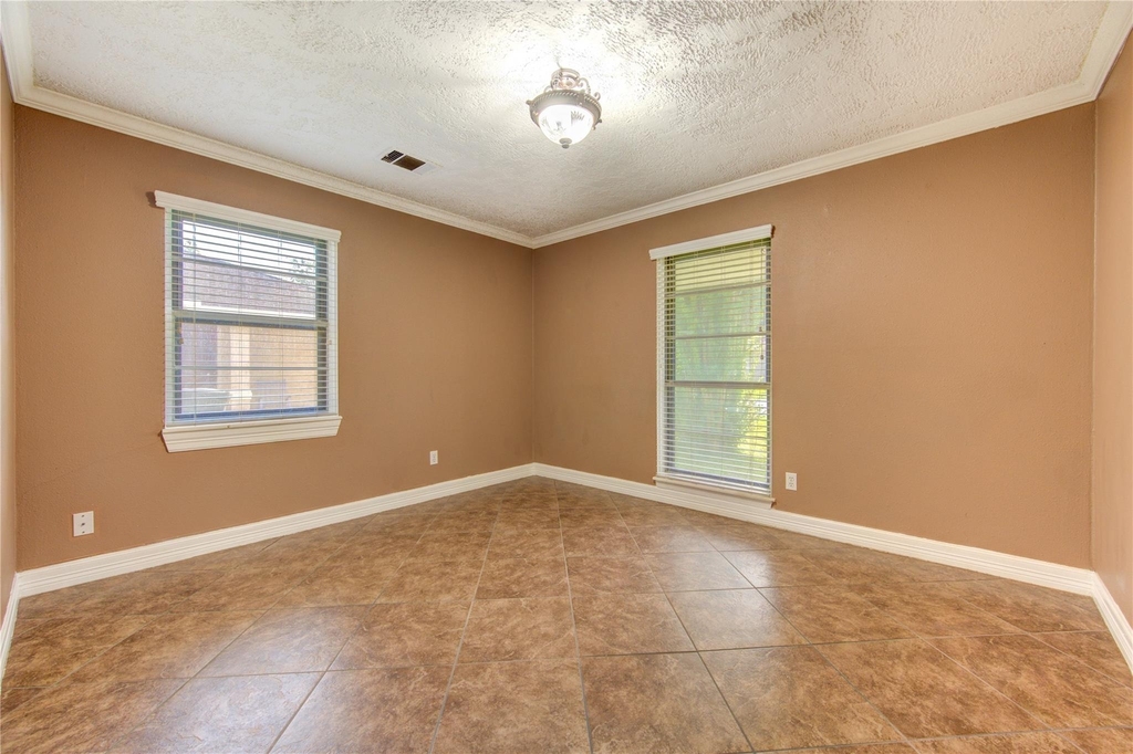 9922 Carmalee Street - Photo 36
