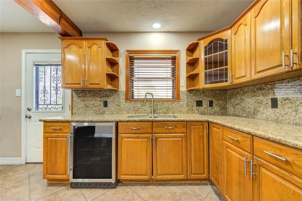 9922 Carmalee Street - Photo 25