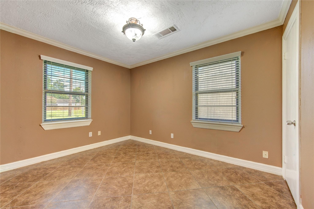 9922 Carmalee Street - Photo 35