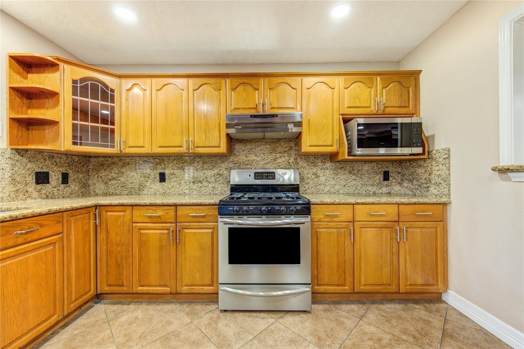 9922 Carmalee Street - Photo 24