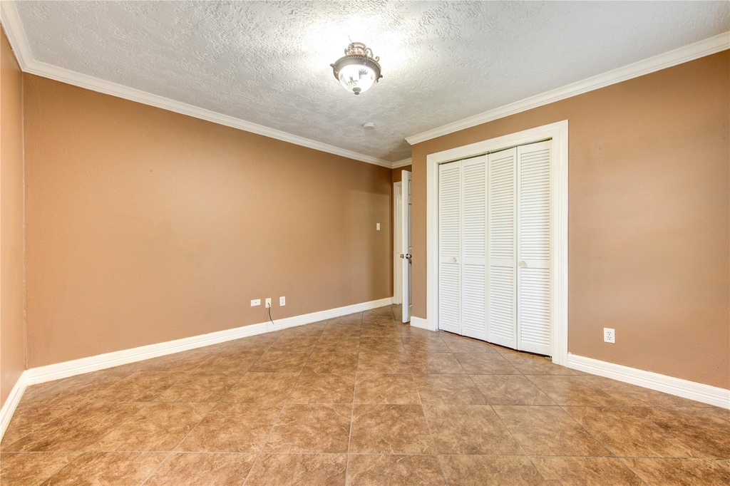 9922 Carmalee Street - Photo 32
