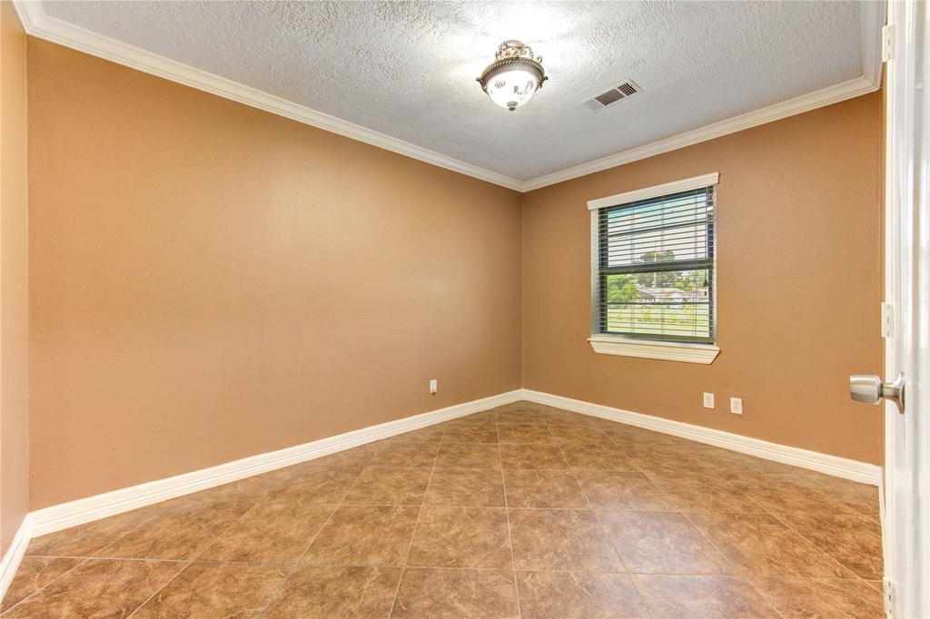 9922 Carmalee Street - Photo 38