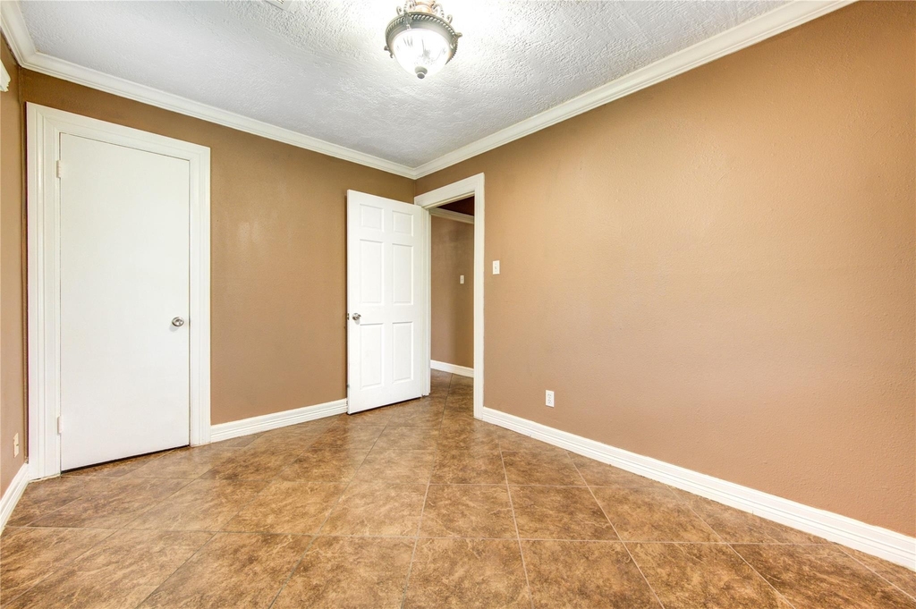 9922 Carmalee Street - Photo 34