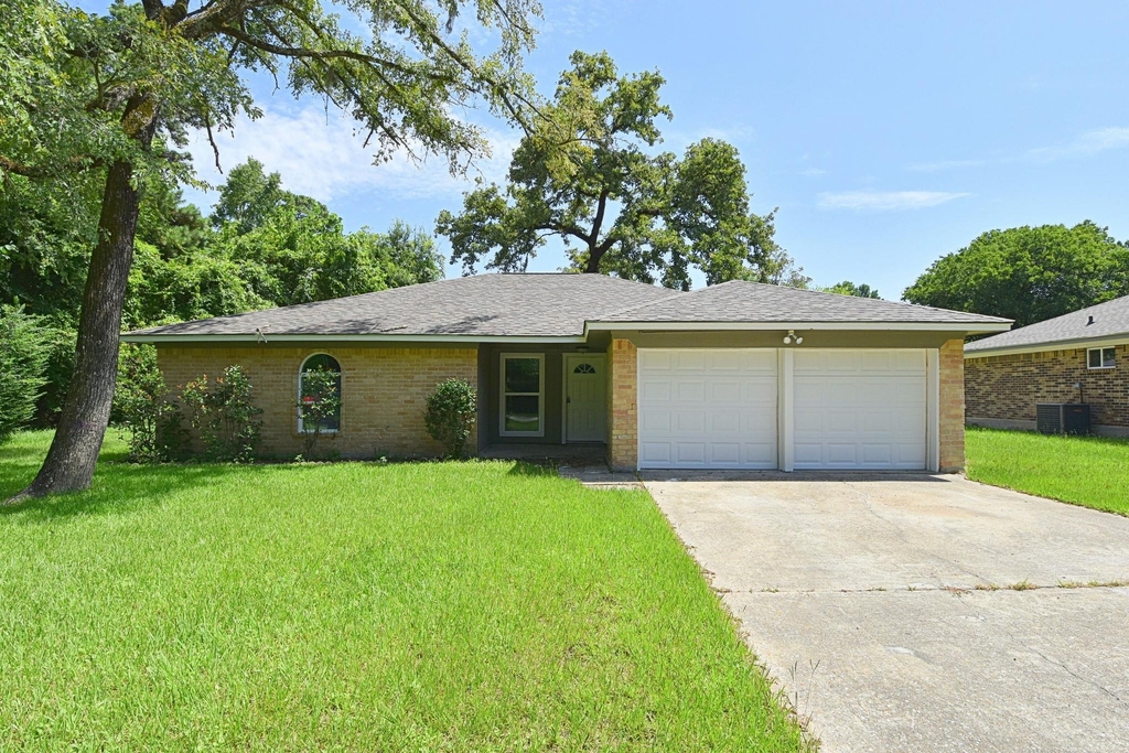 3615 Willie Way - Photo 0