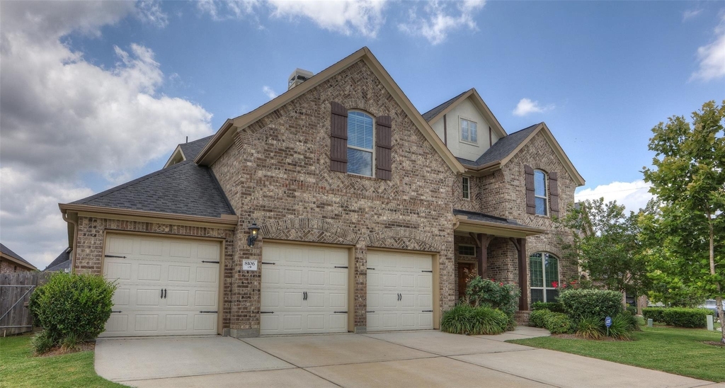 8106 Little Scarlet Street - Photo 0