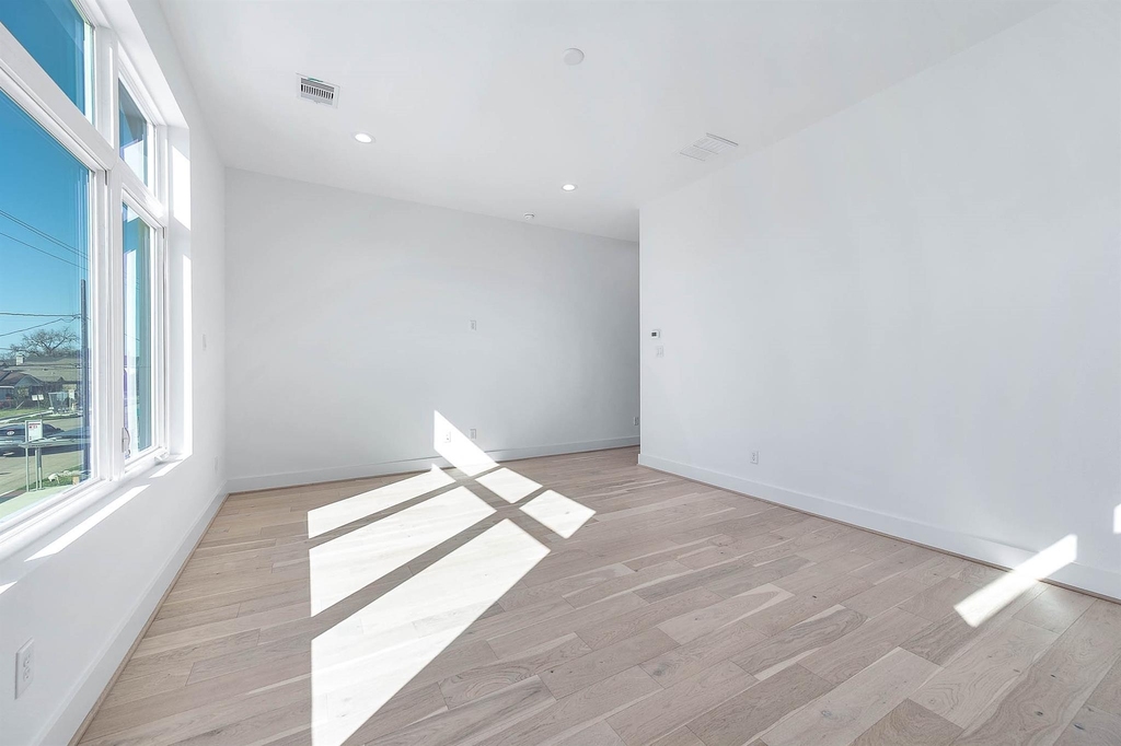 3411 Mcgowen Street - Photo 22