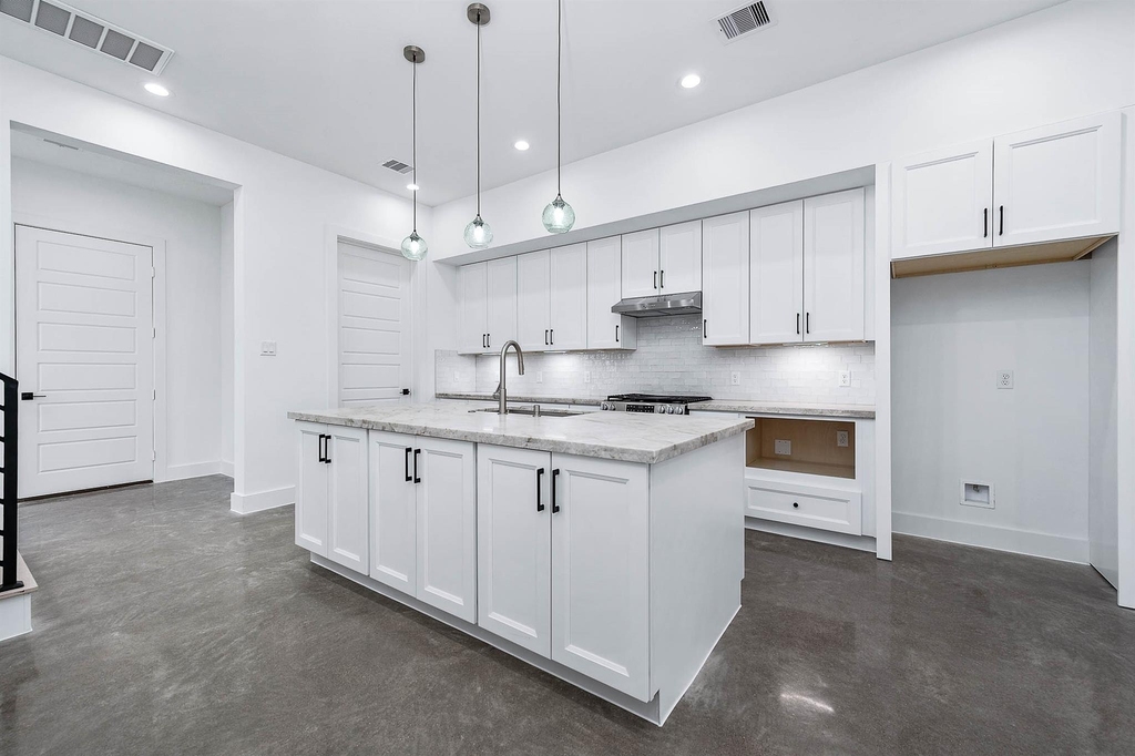 3411 Mcgowen Street - Photo 8