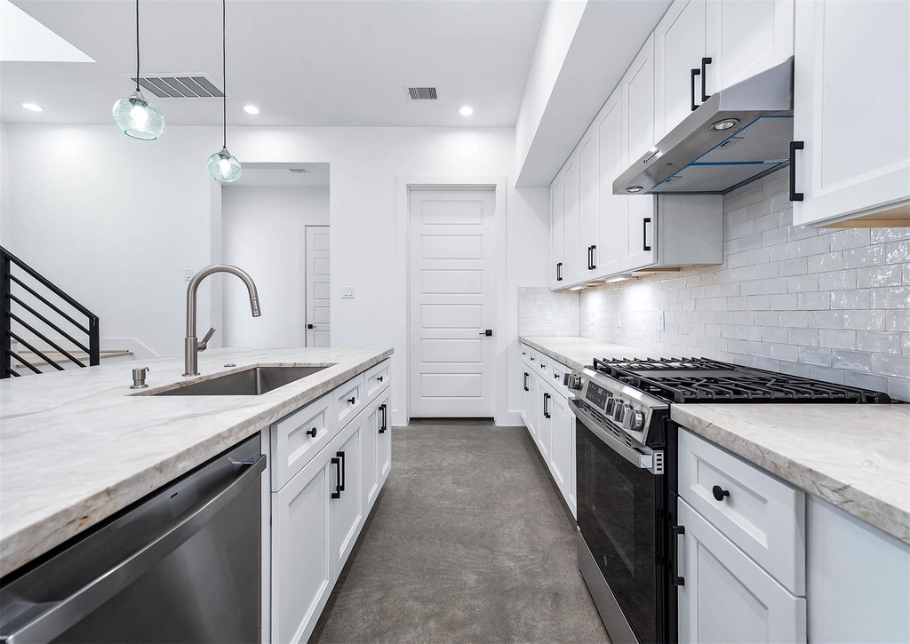 3411 Mcgowen Street - Photo 7