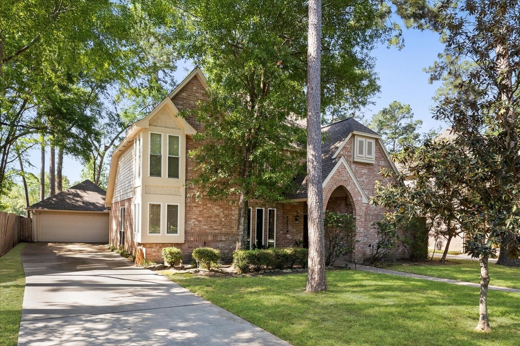 12119 Auburn Hills Drive - Photo 1