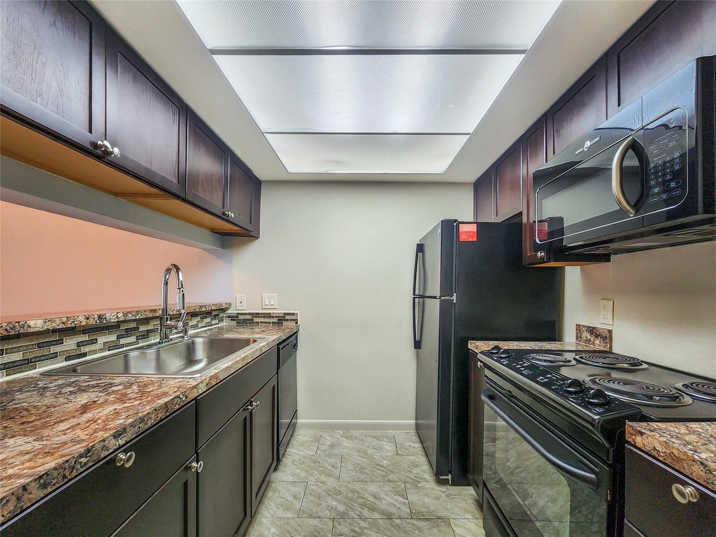 2820 S Bartell Drive - Photo 4