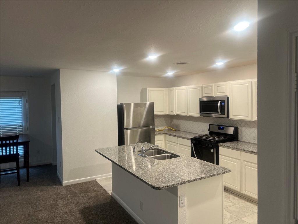 2524 Bryan Park Lane - Photo 7