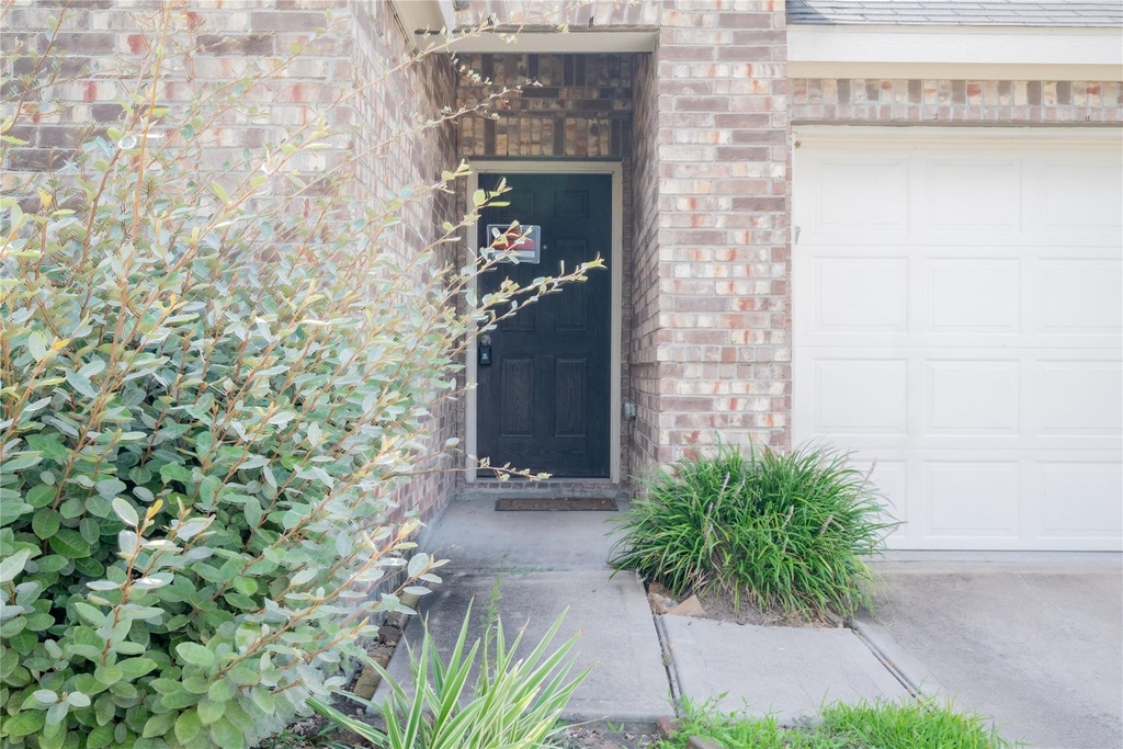 2524 Bryan Park Lane - Photo 3