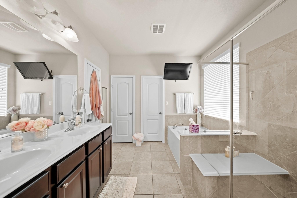 9957 Spring Rock Lane - Photo 9