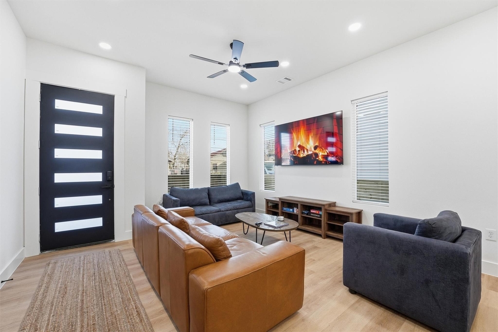 4206 Fox Street - Photo 6