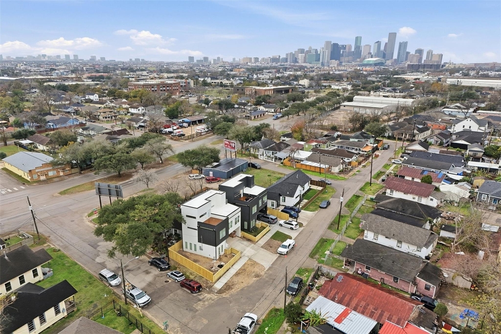 4206 Fox Street - Photo 4