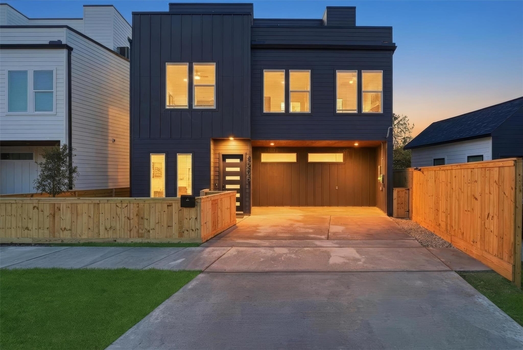 4206 Fox Street - Photo 0