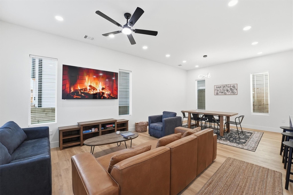 4206 Fox Street - Photo 2